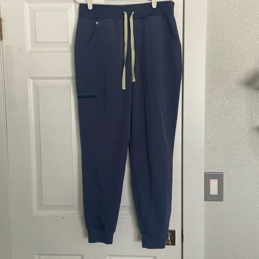 Figs scrub pants Zamora joggers great condition and color women’s size M